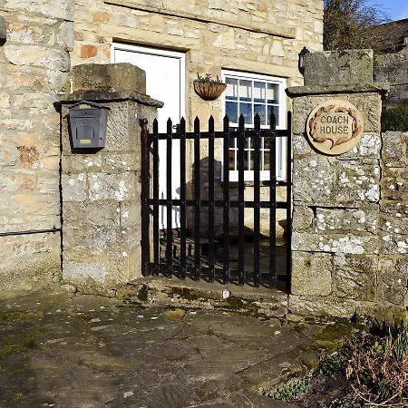 A D Coach House * Chop Gate