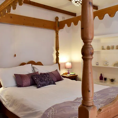 Hébergement de vacances A D Coach House
